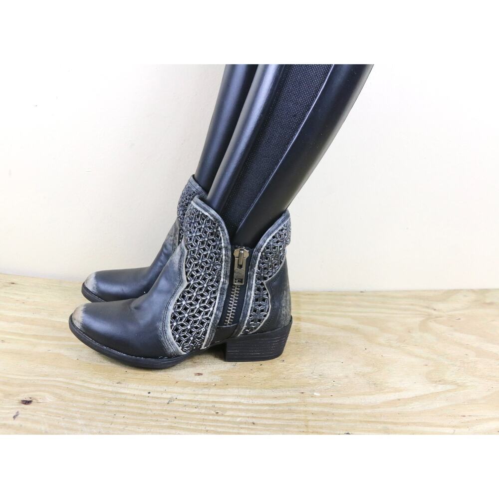 Corral Circle G Boots 9.5 Black Leather Distressed Cutout Shortie Ankle Bootie